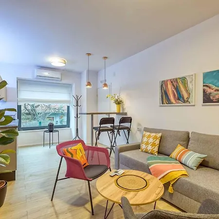 Studio In 44074 Apartment